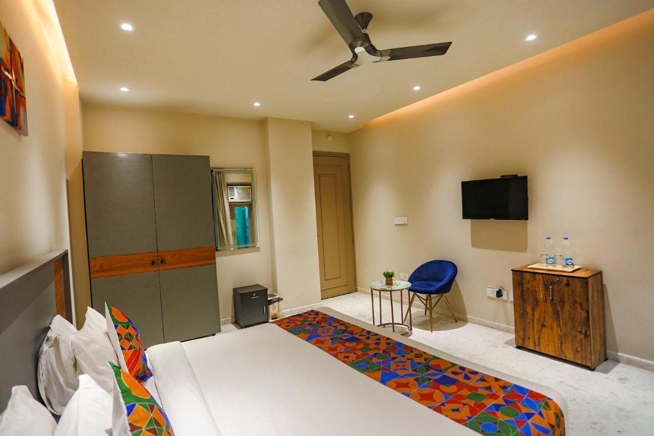 Fabhotel Clarks Suites Noida Kültér fotó