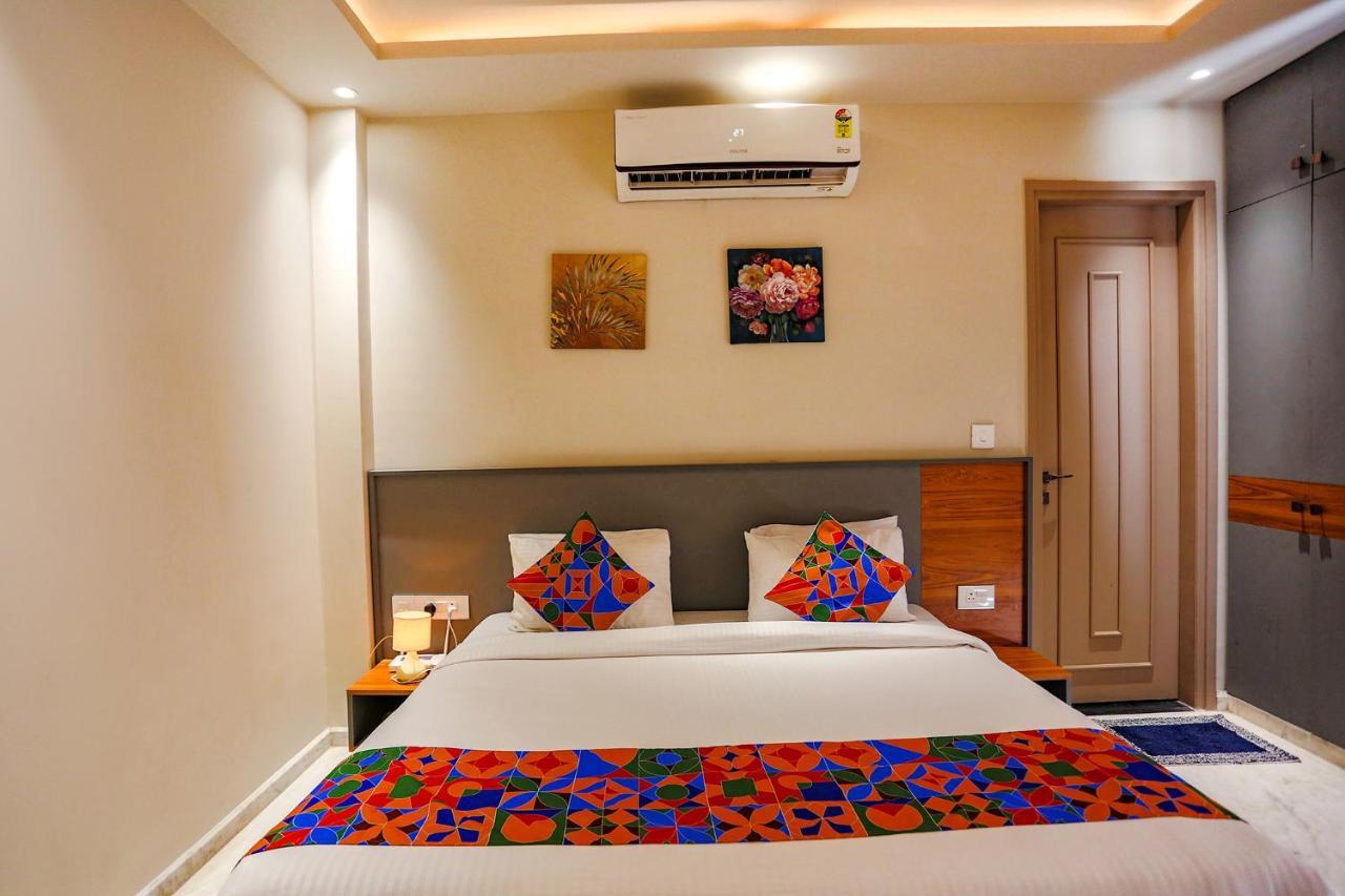 Fabhotel Clarks Suites Noida Kültér fotó