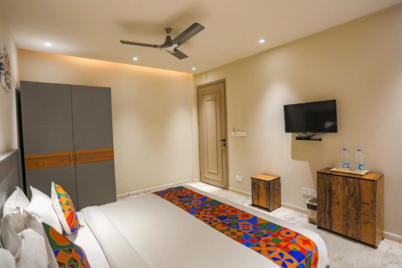 Fabhotel Clarks Suites Noida Kültér fotó