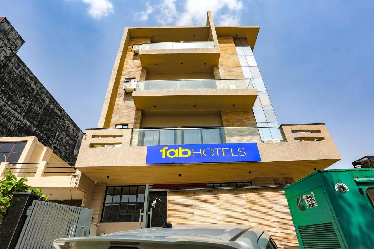 Fabhotel Clarks Suites Noida Kültér fotó